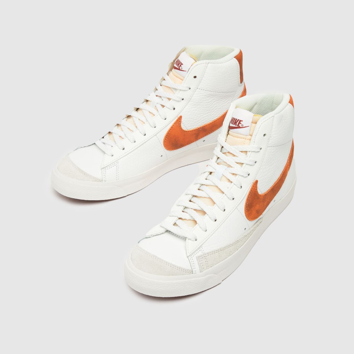 Nike Blazer Mid 77 Trainers in Brown