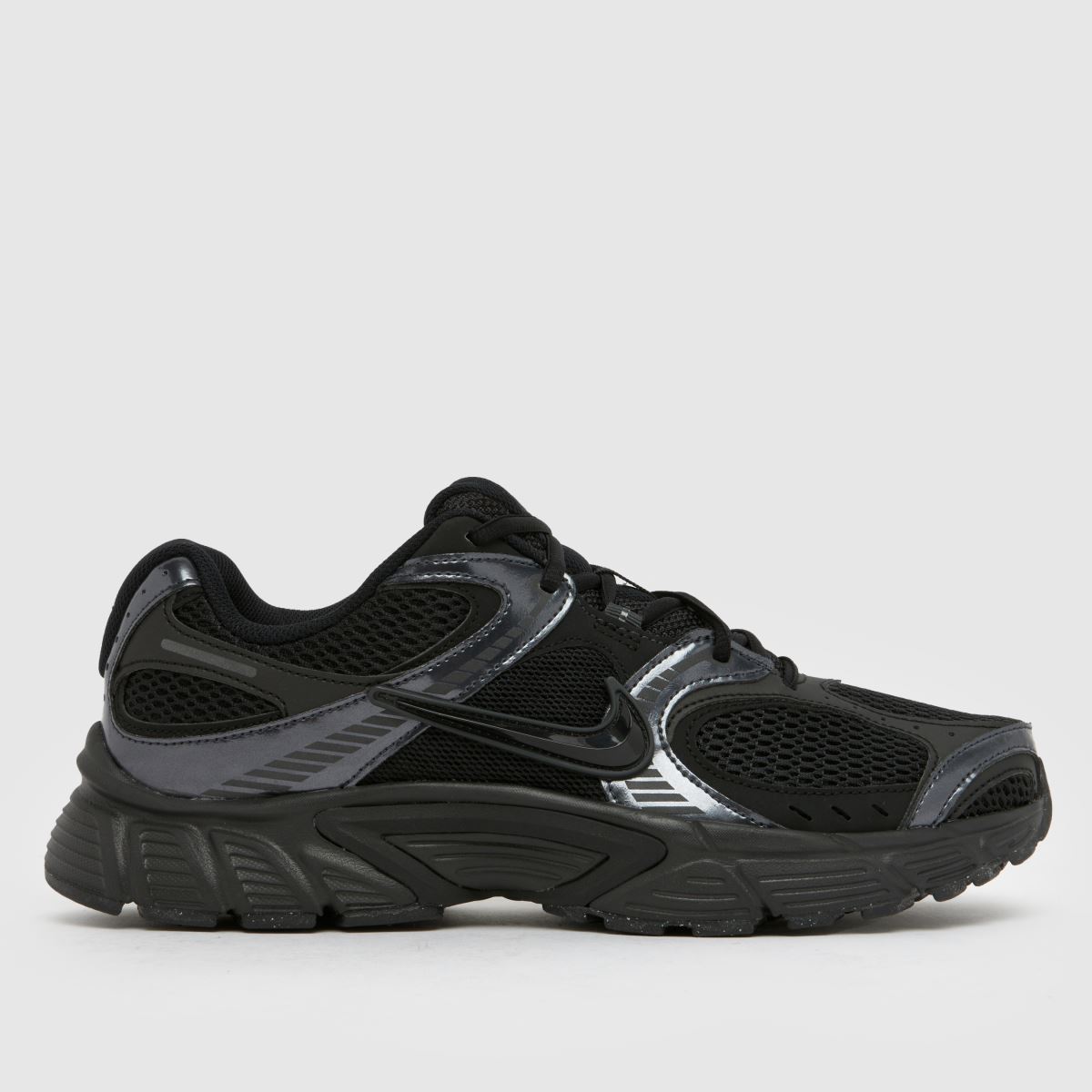 Nike V5 RNR Trainers in Black