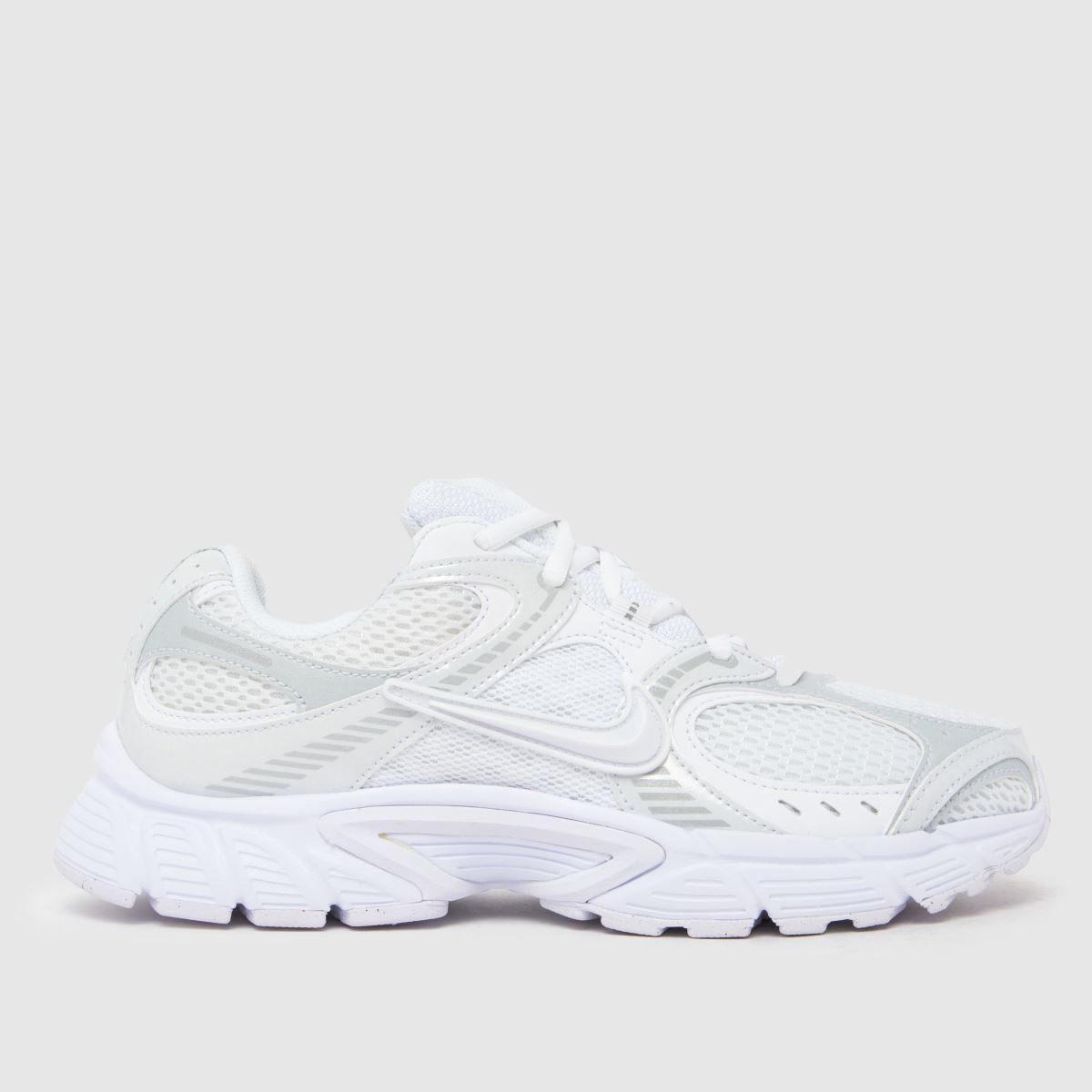 Nike V5 RNR Trainers in White