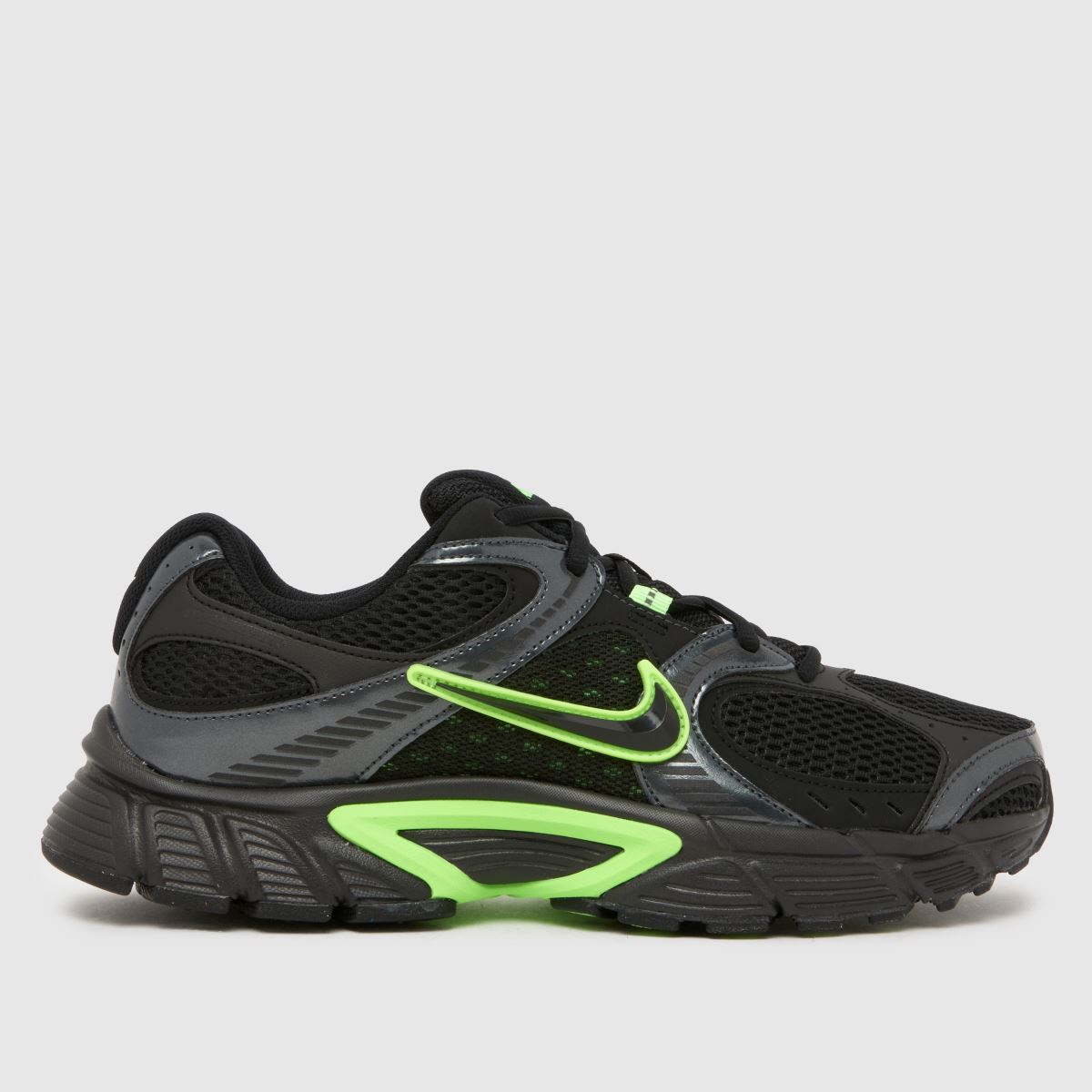 Nike V5 RNR Trainers in Black & Green