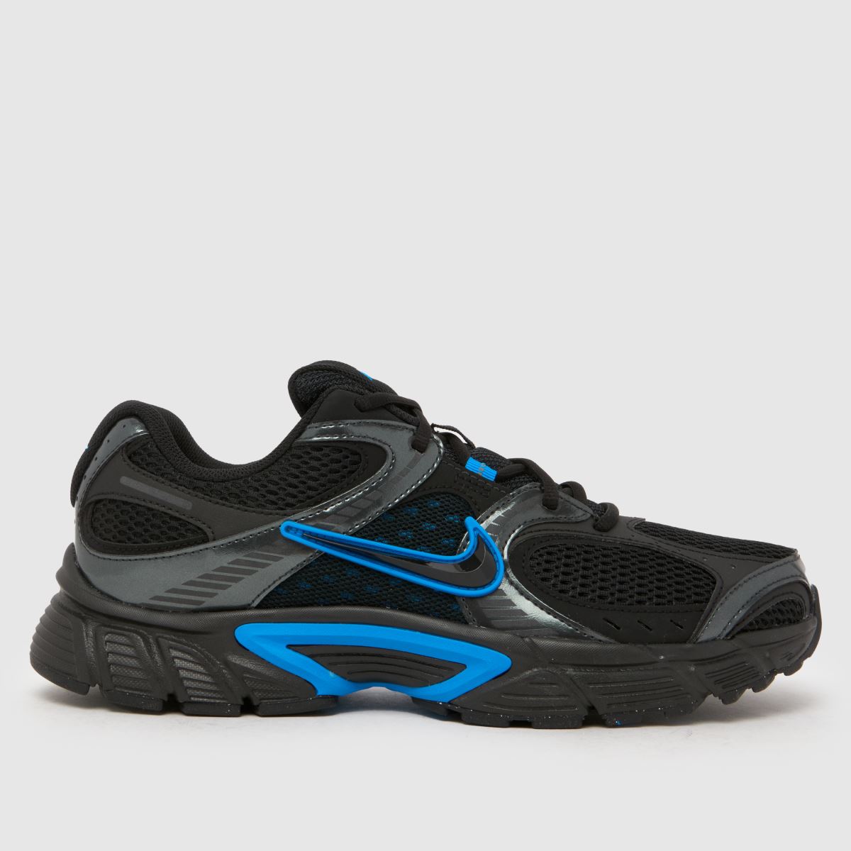 Nike V5 RNR Trainers in Black and blue