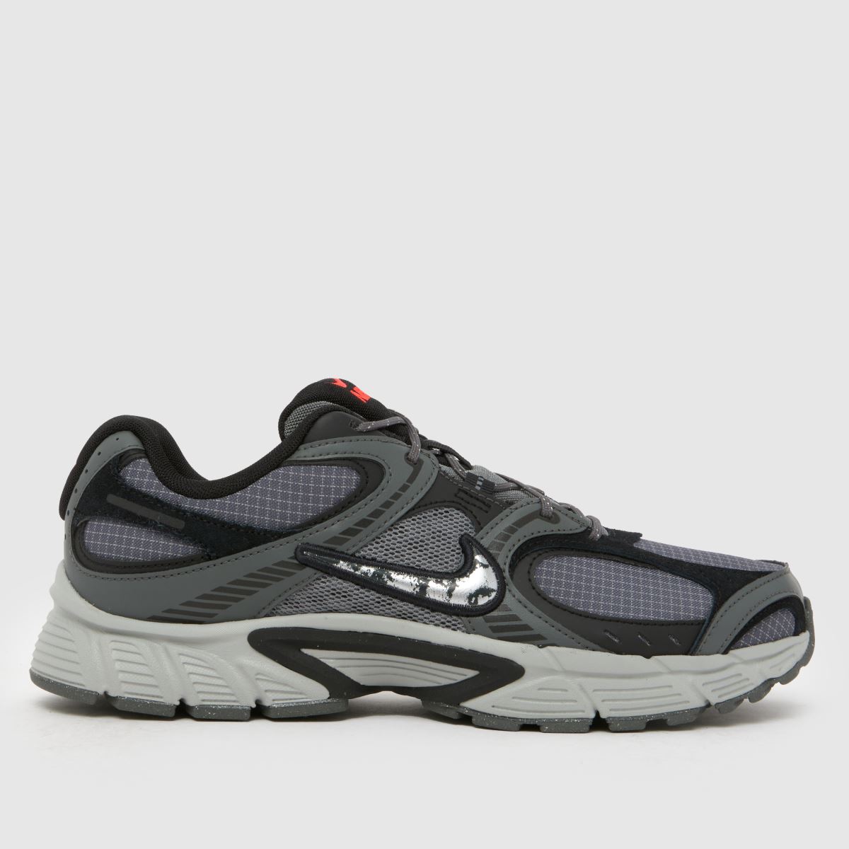 Nike V5 RNR Trainers in Grey